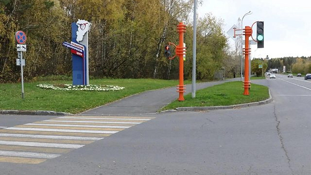 В Кемерове на бульваре Барбараша включили новый светофор у кардиодиспансера