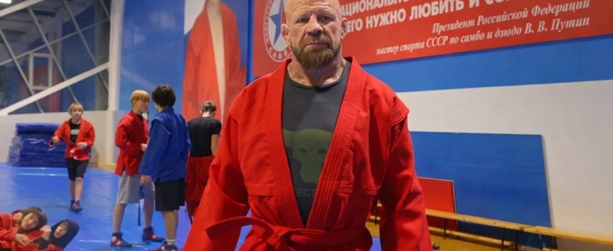 Джефф Монсон встретился со спортсменами в «Кузбасс-Арене»