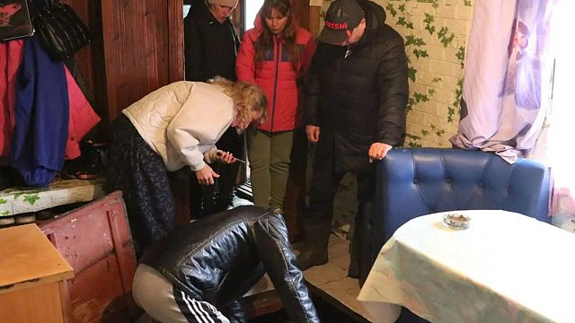 В Заводском районе Кемерова независимая лаборатория проверит воду в подтопленных погребах