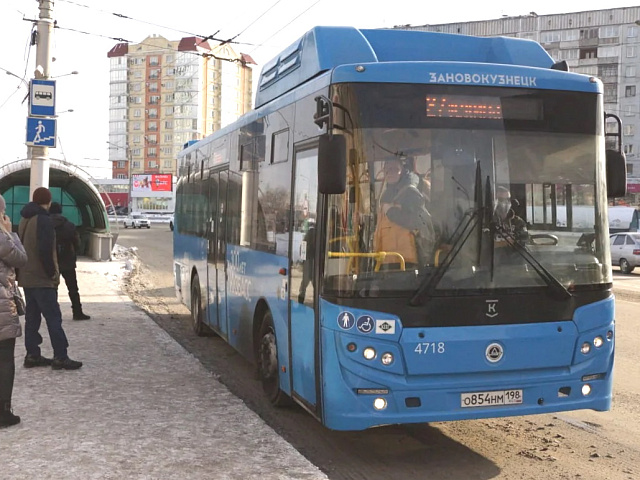 Общественный транспорт Новокузнецка 7–9 марта 2026: автобусы, трамваи и троллейбусы по графику выходных