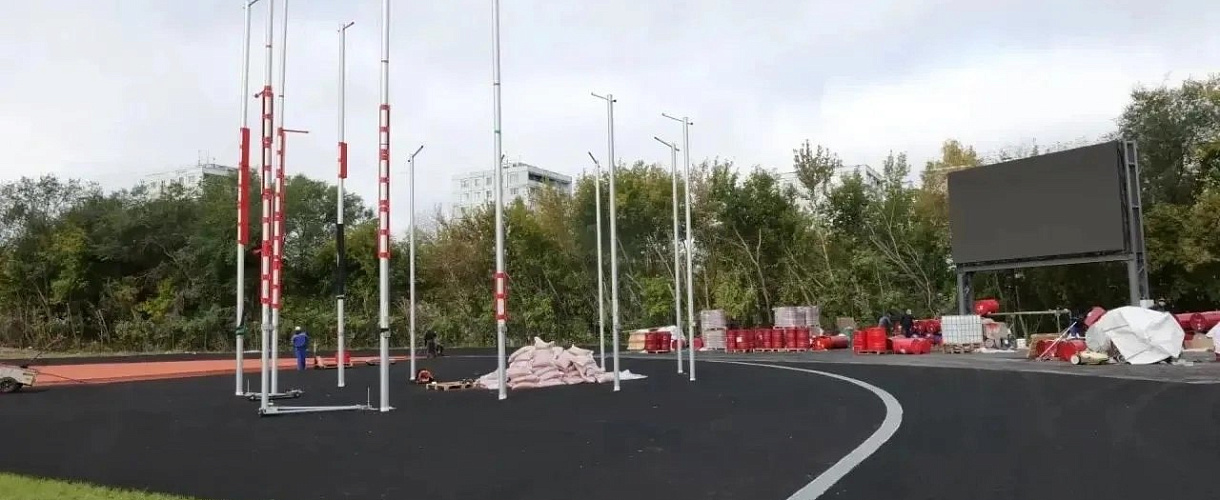 На стадионе на улице Ворошилова в Кемерове завершают основные работы