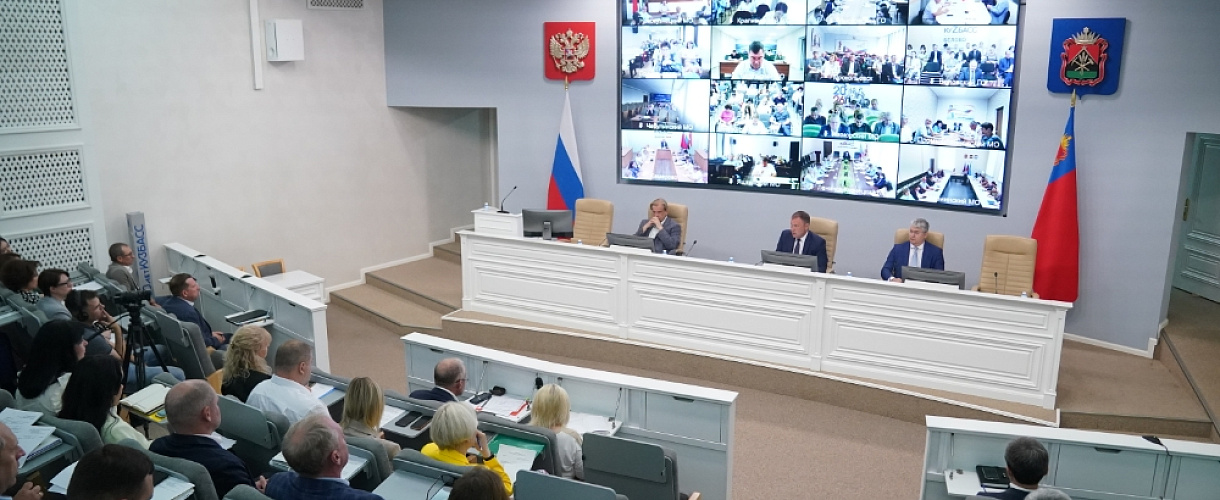 Середюк поручил создать резерв угля для жителей Кузбасса до массовых закупок в августе