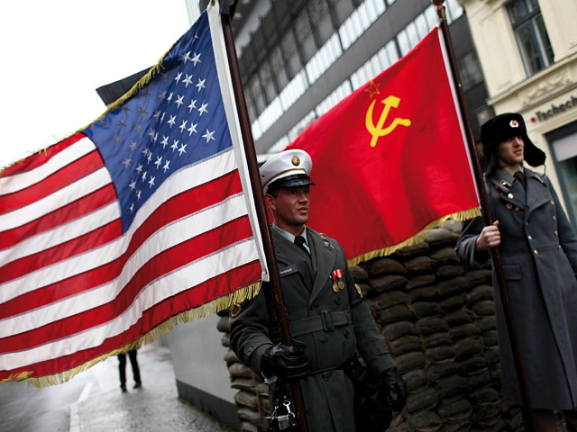 Холодная война: когда была, где проходила, кто её начал и чем всё кончилось